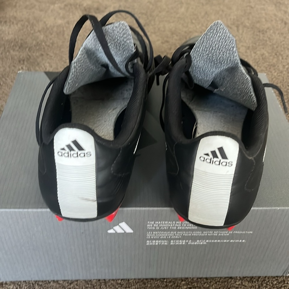 Adidas - Picture 3 of 4